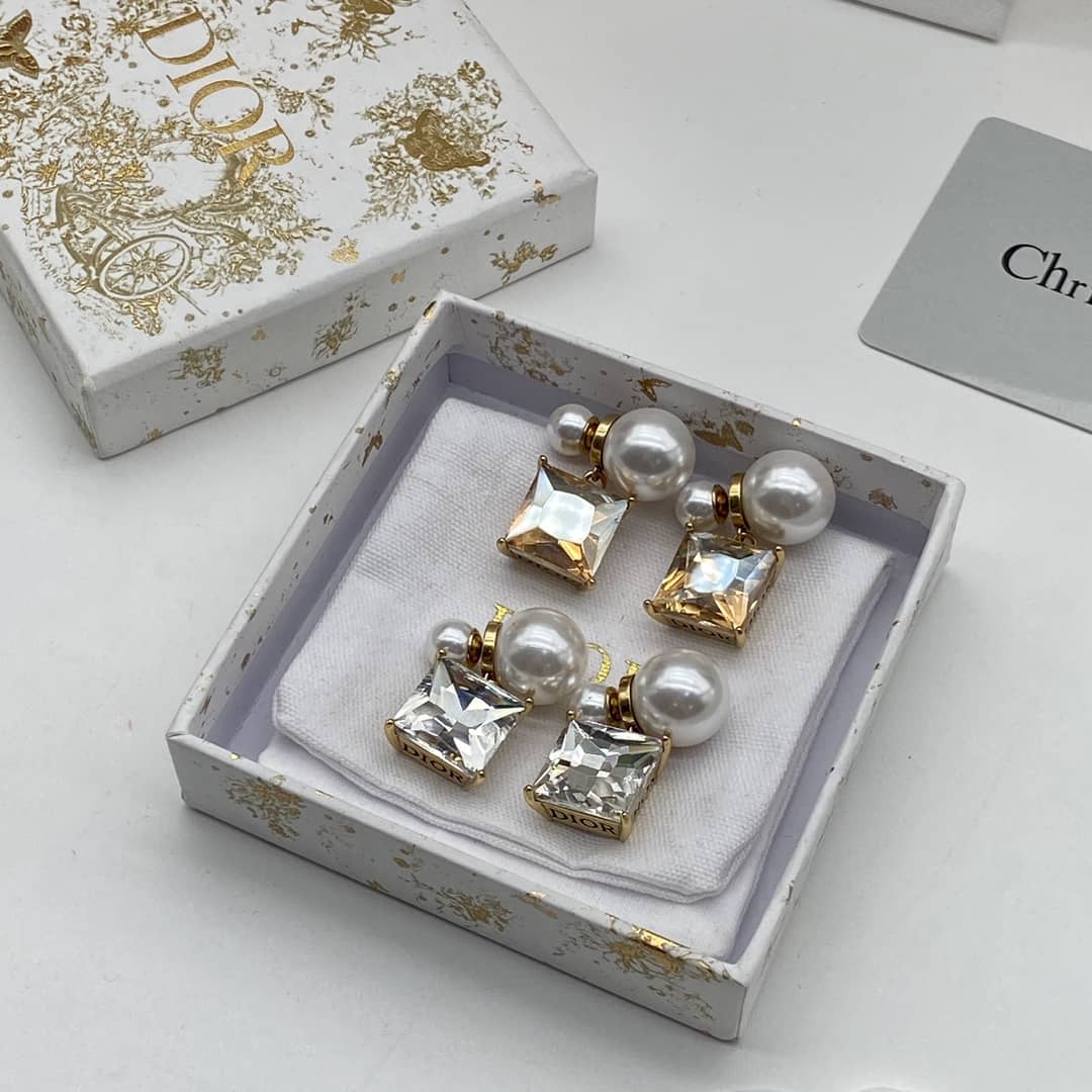 Top Quality Chr1st1an D10r Earring