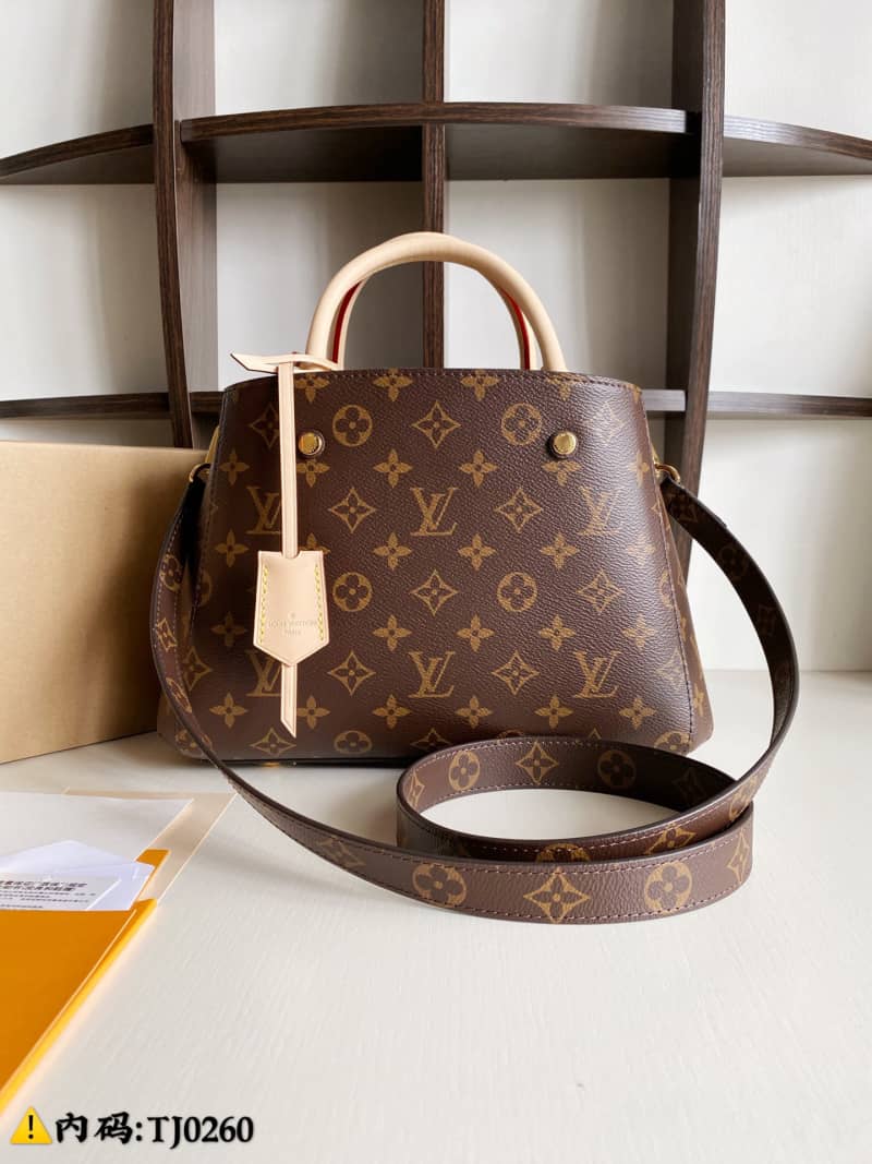 L0vis Vvtt0n Montaigne BB Monogram Shoulder Bag Replica M41055