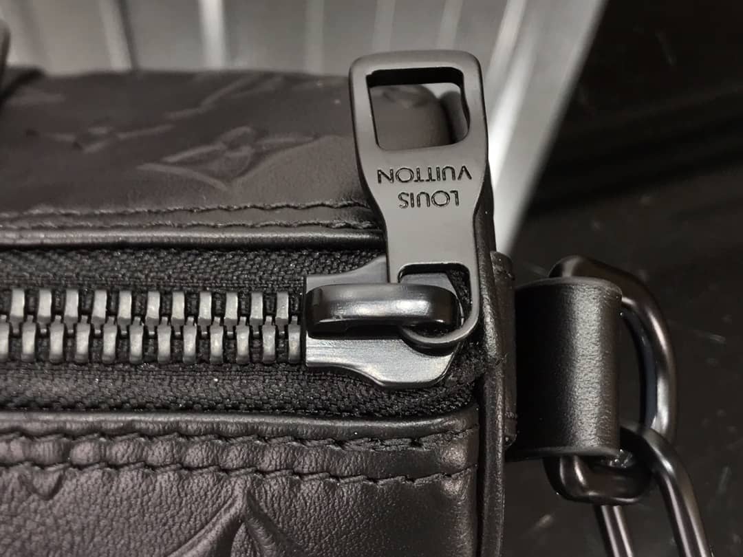 L0vis Vvtt0n Keepall XS Monogram Seal Cowhide Leather Bag Replica Black M57960