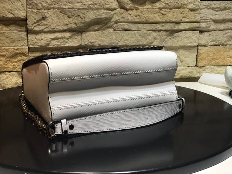 L0vis Vvtt0n Knockoff Twist MM Chain Shoulder Bag Sale