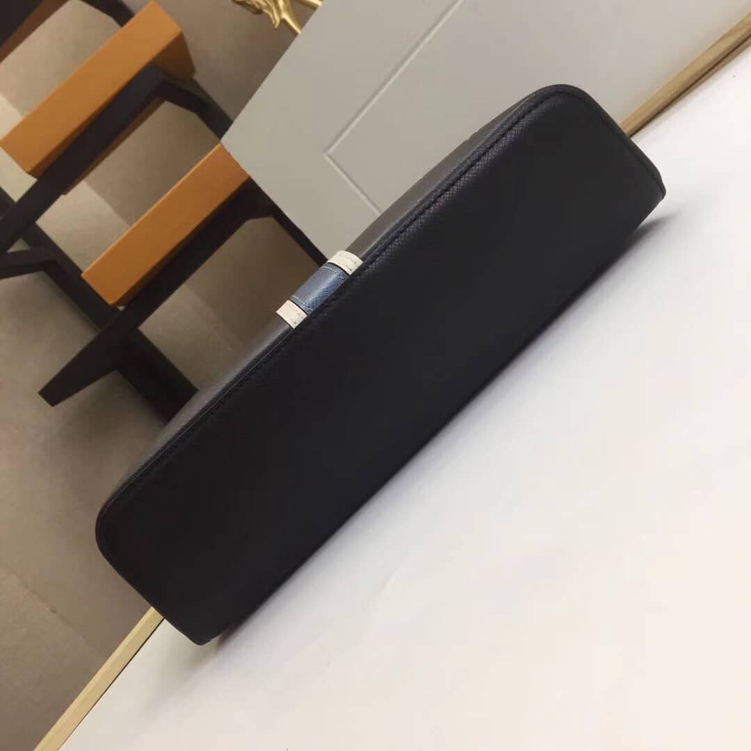 L0vis Vvtt0n Anton Messenger PM Taiga Leather Replica Bag M34411