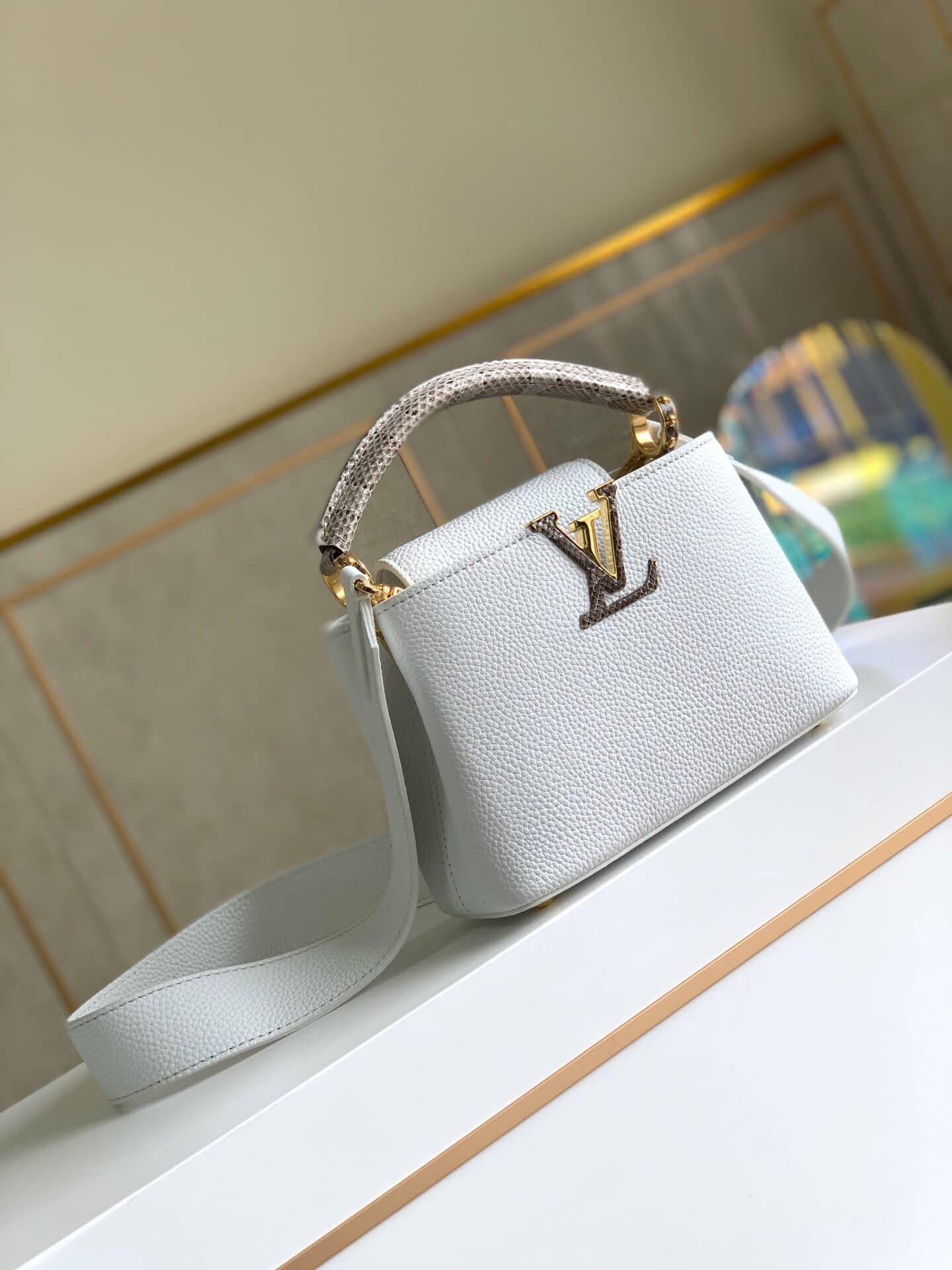 L0vis Vvtt0n Capucines Mini Bag Replica White M55921