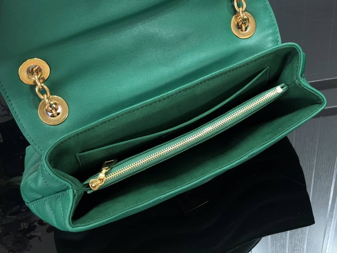 L0vis Vvtt0n New Wave Chain Replica Bag H24 Green M58552