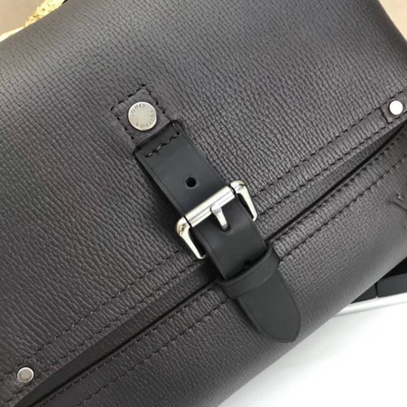 L0vis Vvtt0n Canyon PM Utah Leather Messenger Bag Replica M54962