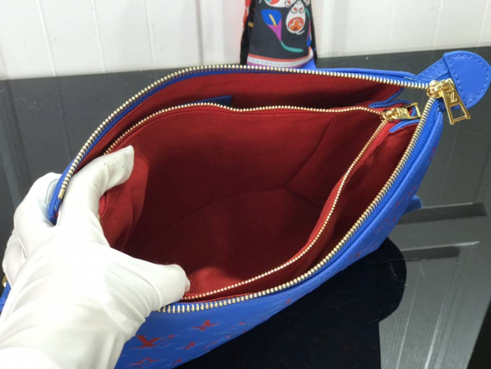 L0vis Vvtt0n Embossed Lambskin Coussin PM Blue M58628 Replica Shoulder Bag