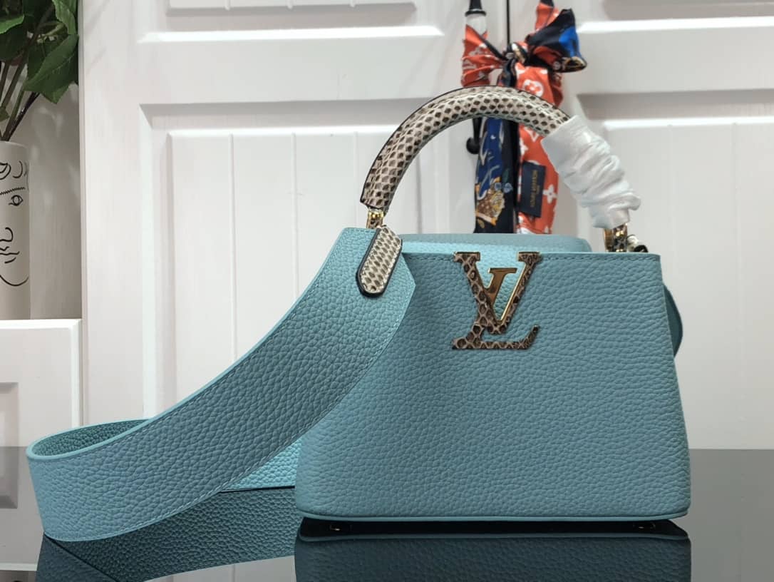 L0vis Vvtt0n Capucines MM Taurillon Leather Tote M94227