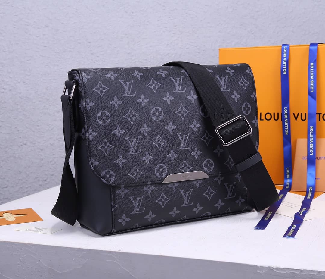 L0vis Vvtt0n PM Explorer Monogram Eclipse Canvas Messenger Bag Replica M40565