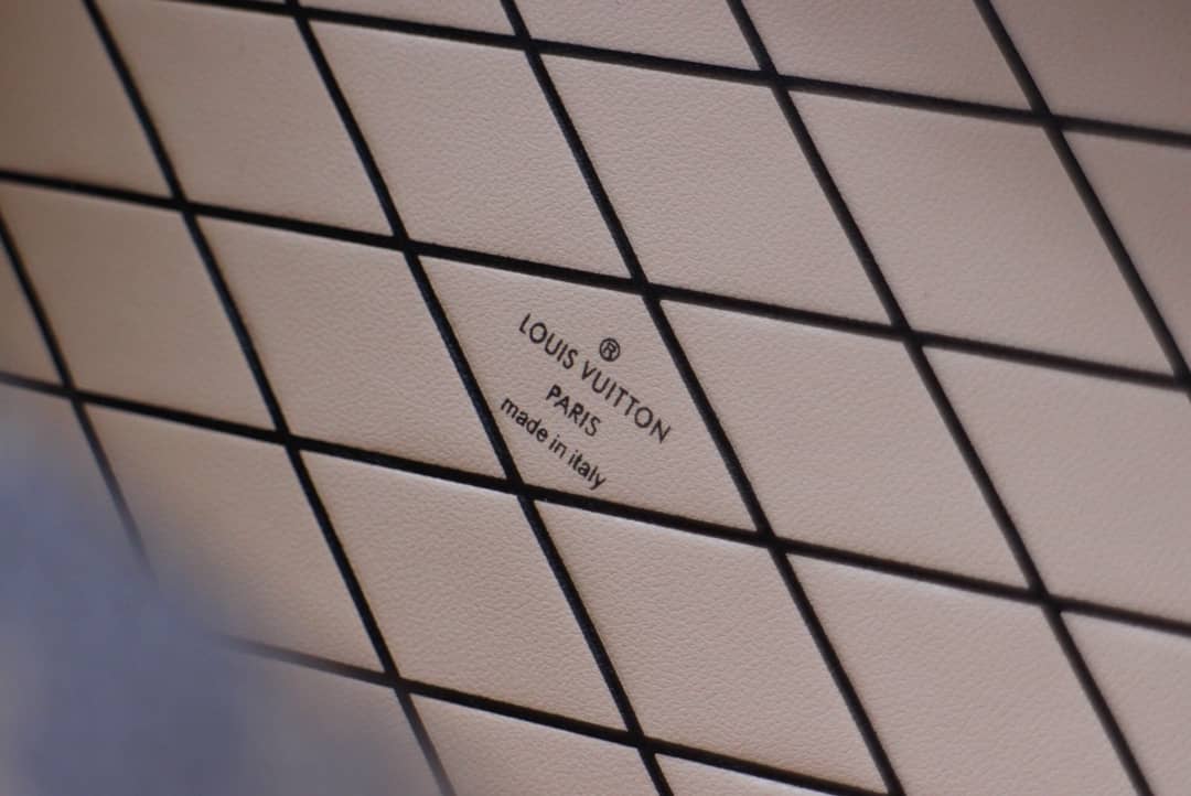 L0vis Vvtt0n Petite Malle Monogram Canvas Replica Bag White M40273