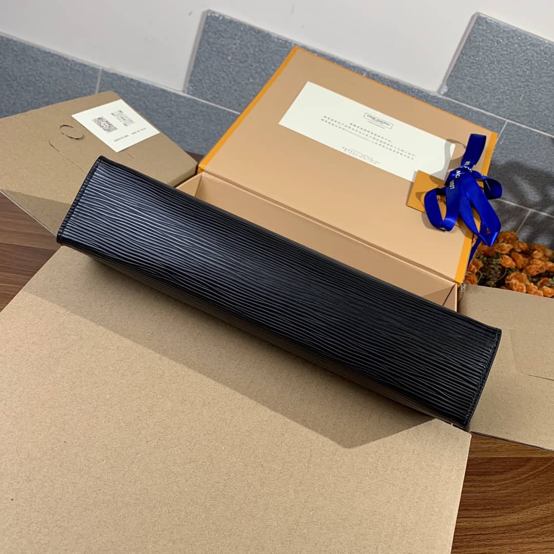 L0vis Vvtt0n Mens Pochette Voyage MM Epi Leather Replica Pouch M67899