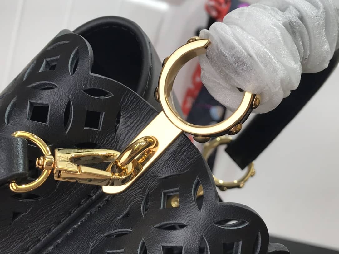 L0vis Vvtt0n Capucines BB Cutout Leather Bag Replica Black M57228