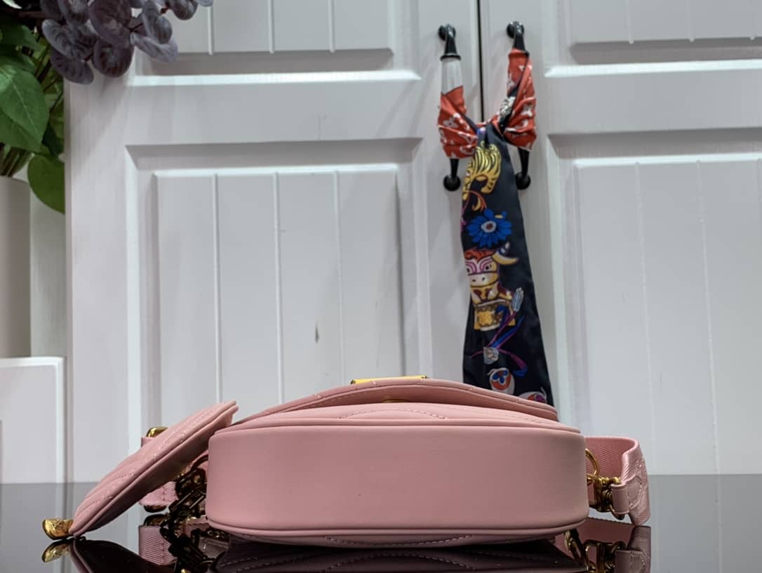 L0vis Vvtt0n New Wave Multi Replica Pochette Pink M56466