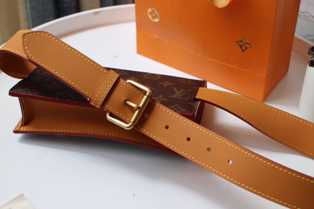 L0vis Vvtt0n Monogram S Lock PM Replica Belt Bag M44667