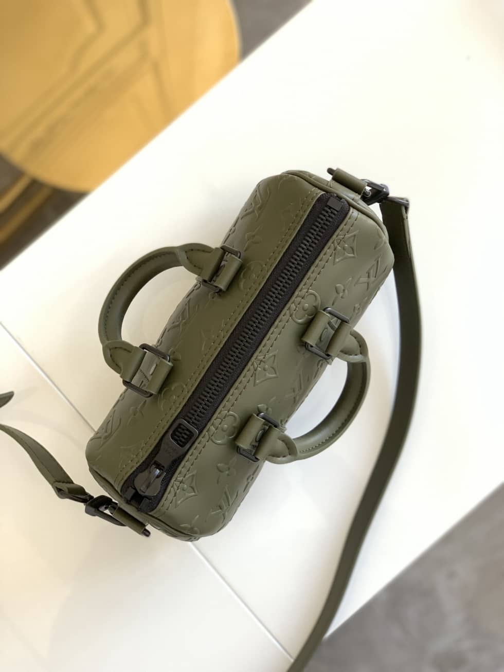 L0vis Vvtt0n Keepall XS M57961 Replica Shoulder Bag