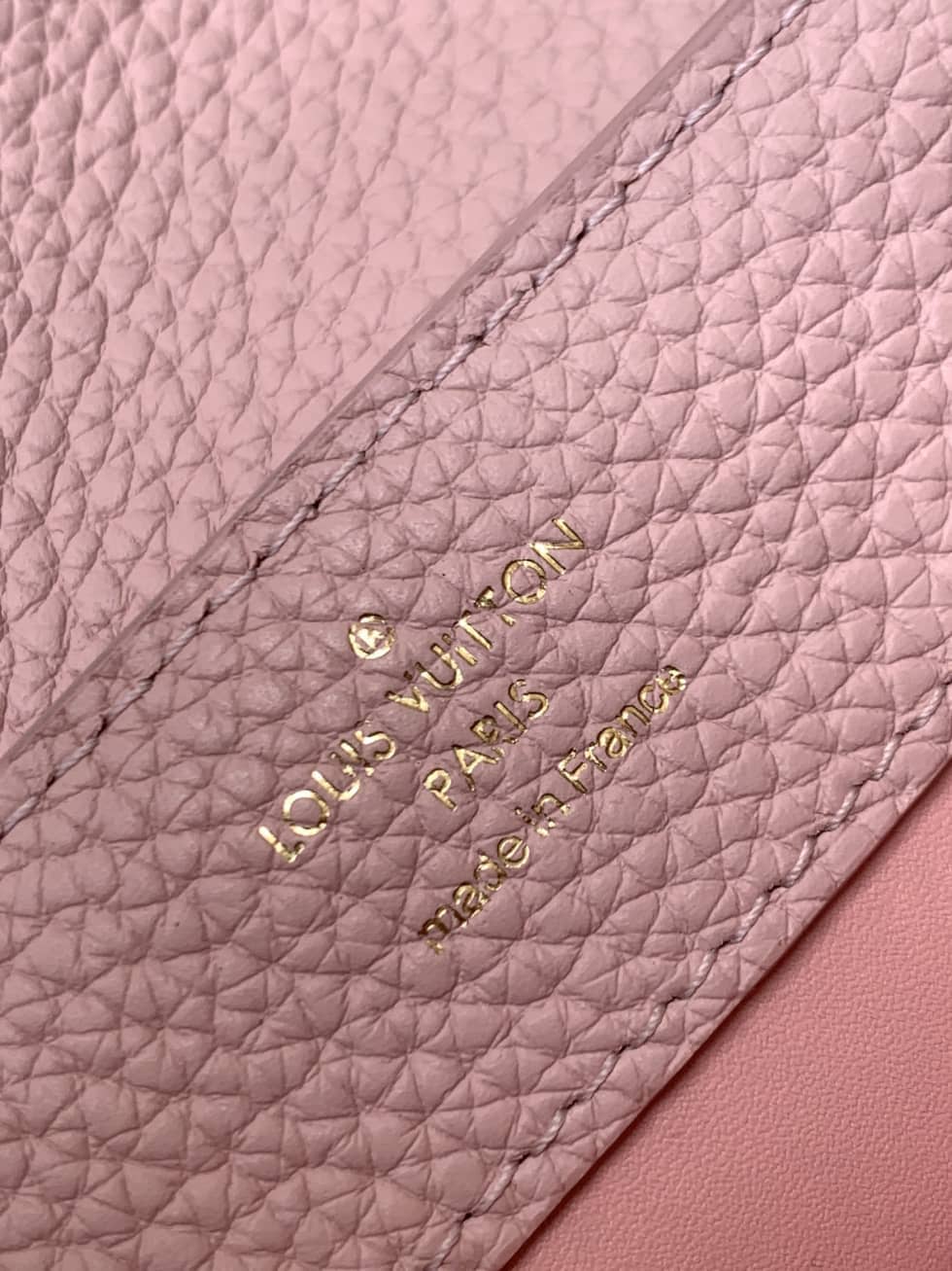 L0vis Vvtt0n Capucines Mini Tote M80239 Replica Crossbody Bag