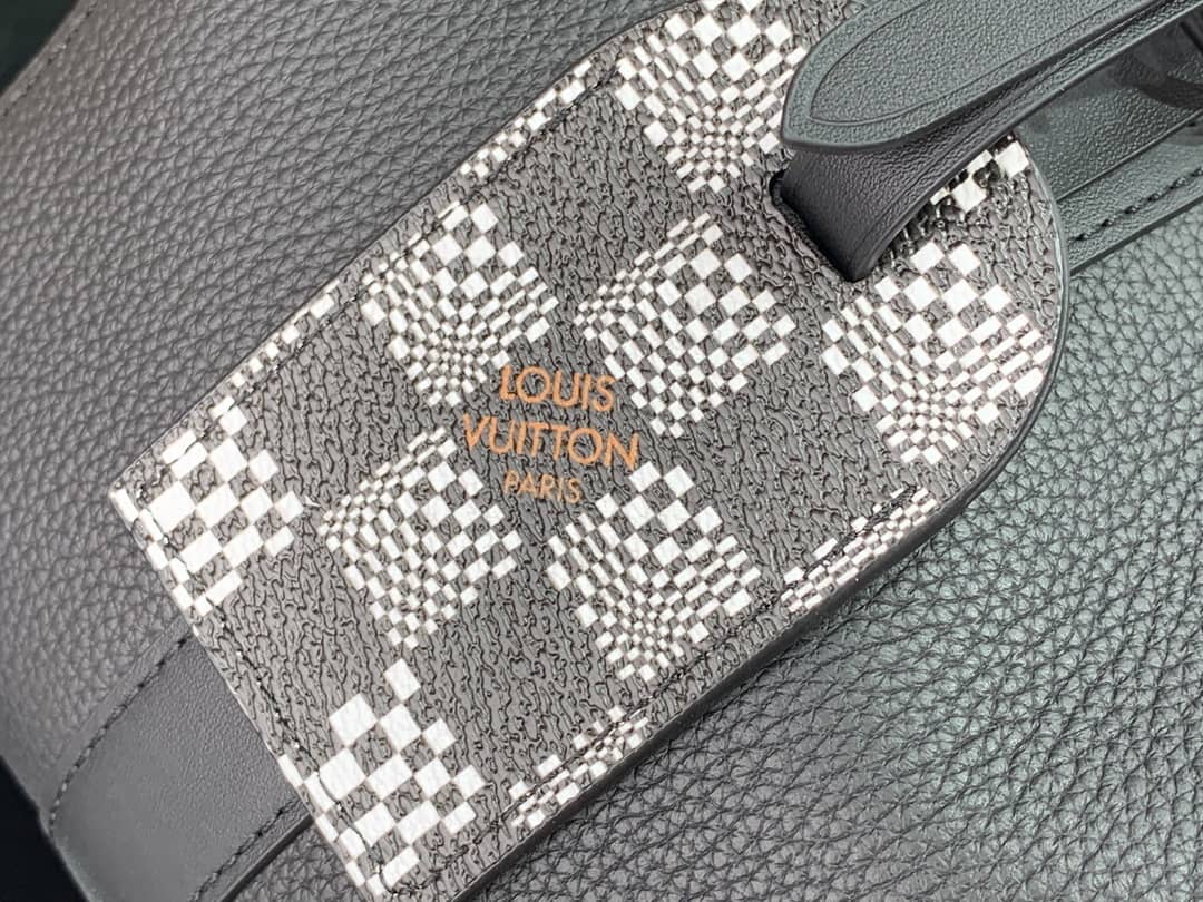 Top Quality AAA+ LV Leather Duffle Bag Black