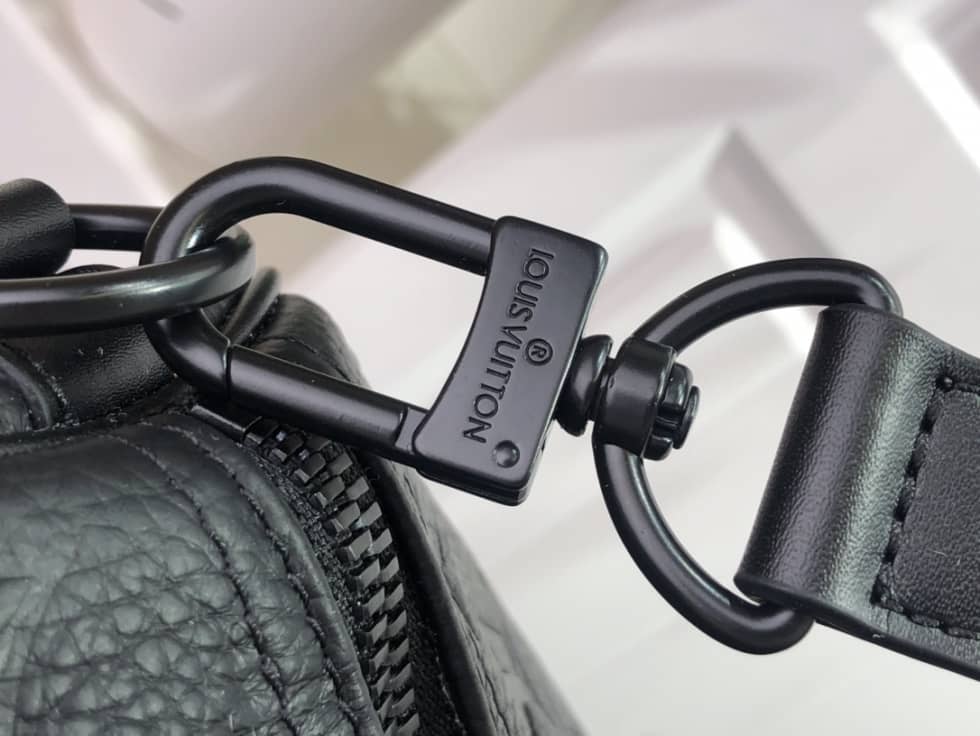 LV Duffle Bag Replica Keepall Bandoulire 50 Taurillon Monogram Black M59025