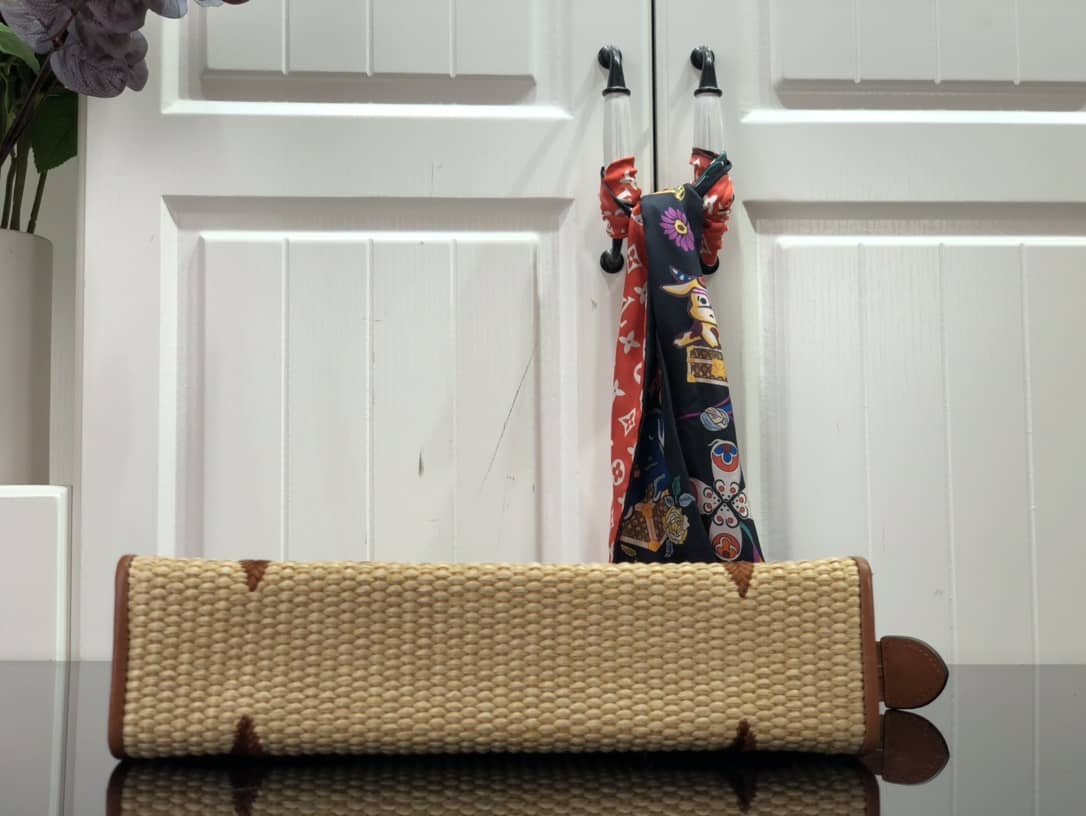 L0vis Vvtt0n Monogram Giant Raffia Toiletry 26 Cosmetic Bag