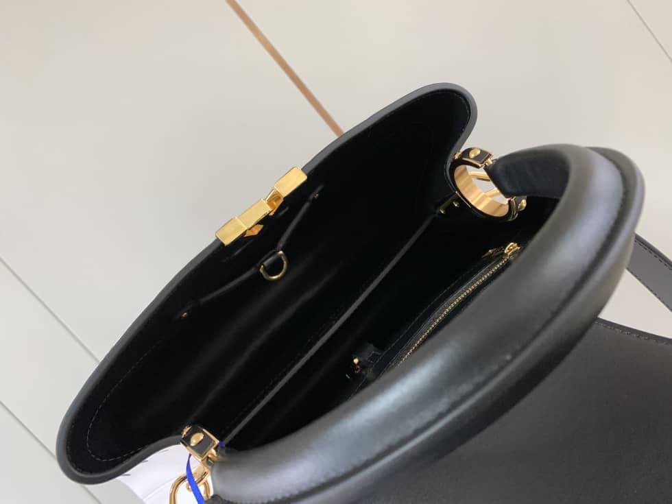 L0vis Vvtt0n Capucines MM Bag M20374 Replica Shoulder Bag