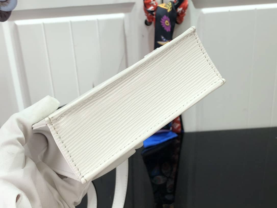 L0vis Vvtt0n Petit Sac Plat Flat Shoulder Bag Replica White M80169