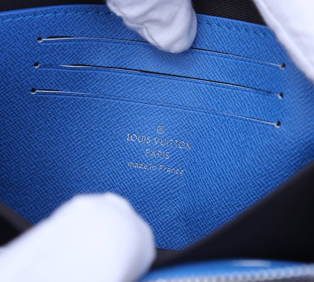 L0vis Vvtt0n Alpha Wearable Wallet Replica N60414