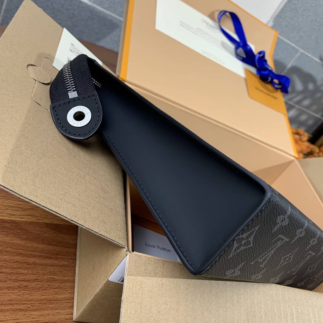 L0vis Vvtt0n Monogram Titanium Canvas Pochette Voyage MM M41696 Replica Clutch