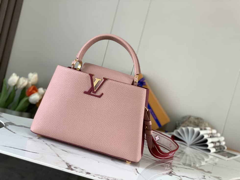L0vis Vvtt0n Capucines MM Beige And Wine red M58610 Replica Crossbody Bag