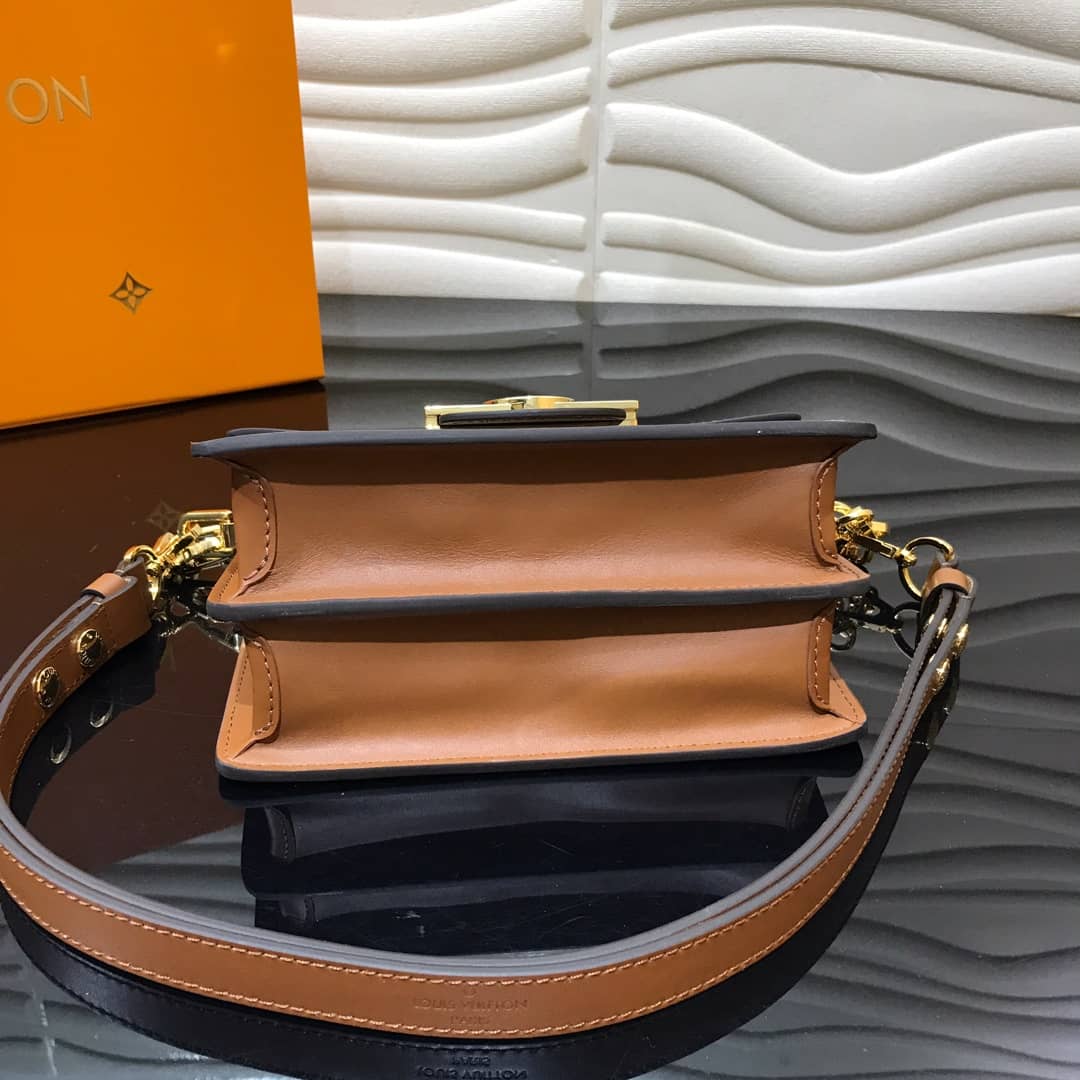 L0vis Vvtt0n Reverse Monogram Dauphine MM M45958 Shoulder Bag Replica