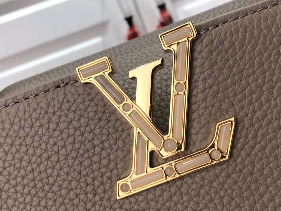 L0vis Vvtt0n Capucines MM Beige M59066 Replica Shoulder Bag