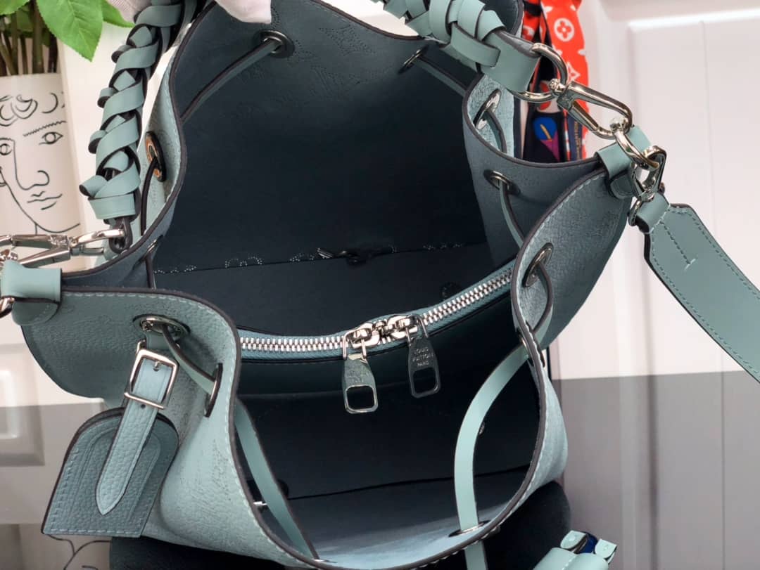 L0vis Vvtt0n Mahina Muria Replica Handbag Blue M55801