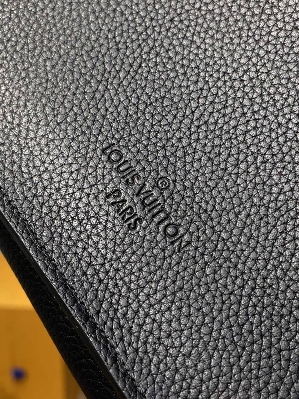 L0vis Vvtt0n Aerogram Slingbag M57081 Replica Shoulder Bag