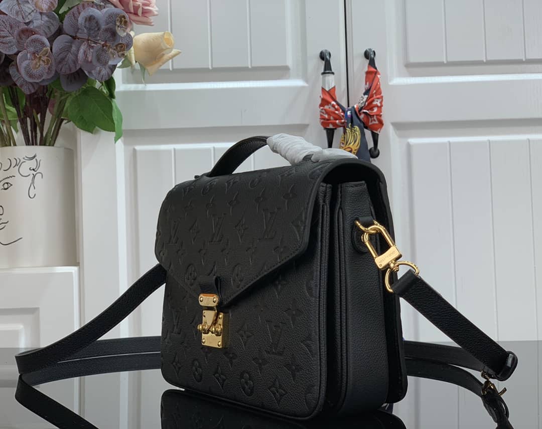 L0vis Vvtt0n Pochette Metis Marine Leather Dark Blue M44071 Replica Shoulder Bag