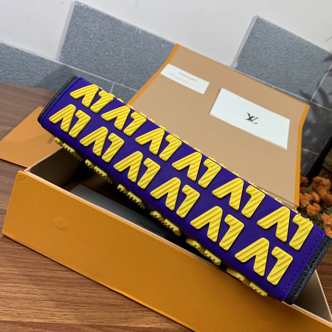 L0vis Vvtt0n Monogram Canvas Replica Pochette Voyage Blue M80792