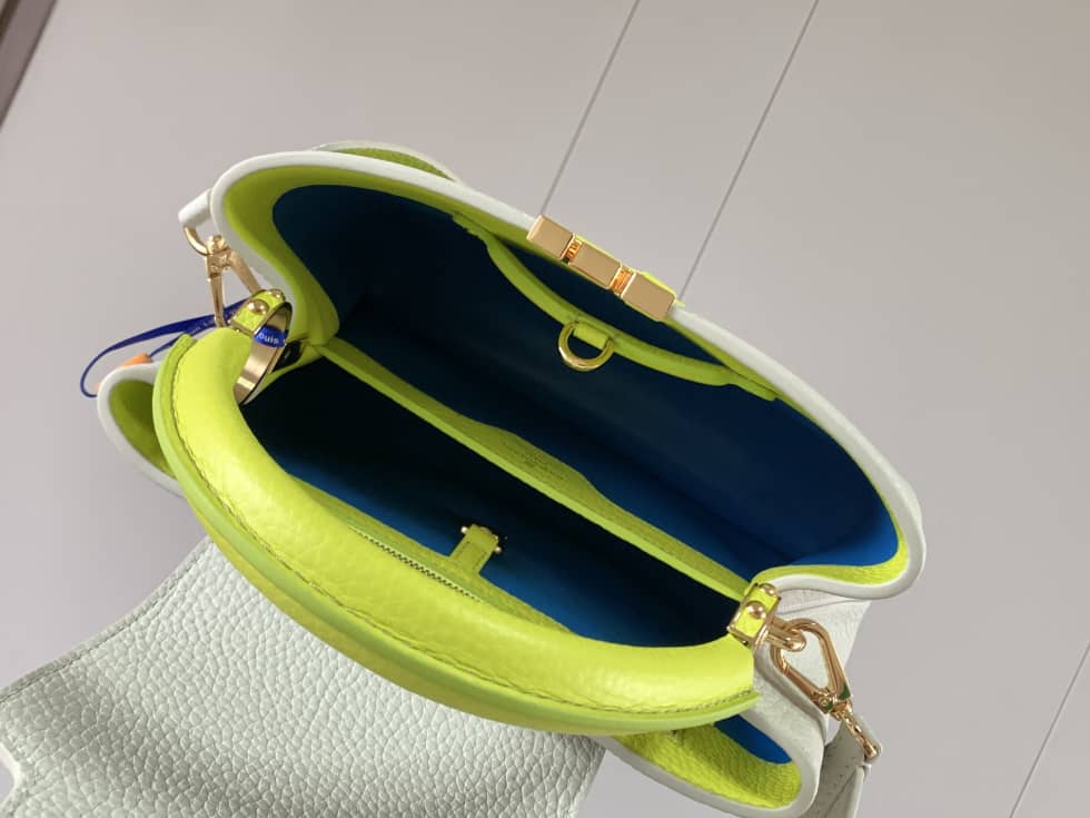 L0vis Vvtt0n Capucines BB Snow White M59468 Replica Shoulder Bag