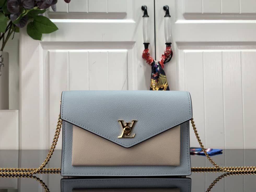 L0vis Vvtt0n Mylockme Chain Pochette M63471 Replica Crossbody Bag