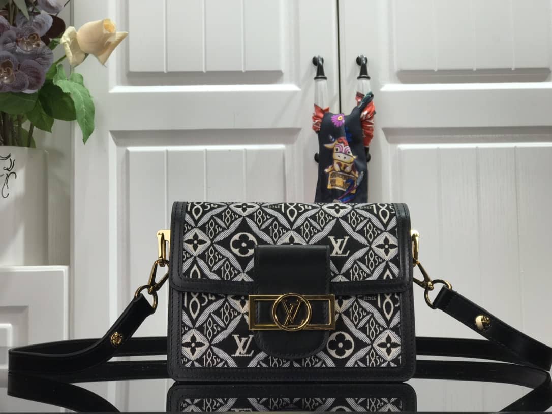 L0vis Vvtt0n Dauphine Mini Monogram Replica Crossbody Bag Black M44580
