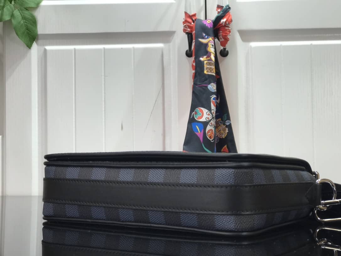 L0vis Vvtt0n Studio Damier Messenger Bag Replica Blue N50013