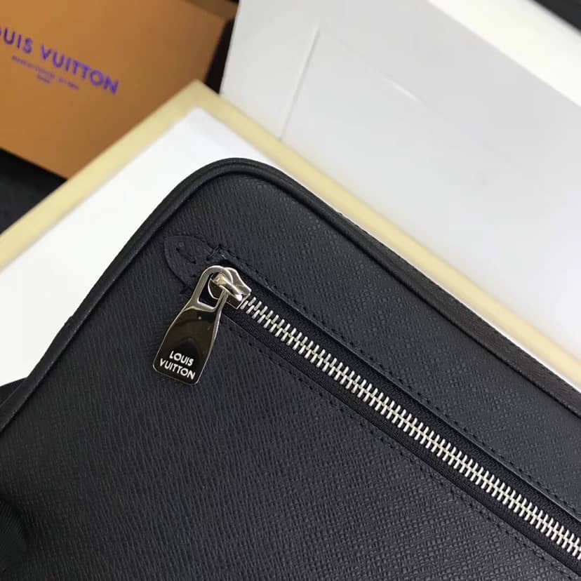 L0vis Vvtt0n Kasai Taiga Leather Canvas Replica Clutch Black M33409