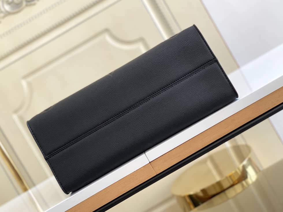 L0vis Vvtt0n Wild At Heart OnTheGo MM Black M58522 Replica Tote