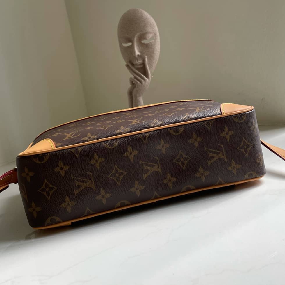L0vis Vvtt0n Monogram Trocadero 30 M51272 Replica Camera Bag