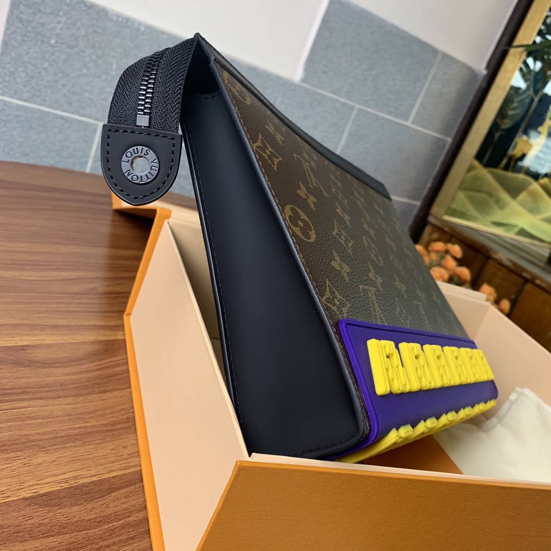 L0vis Vvtt0n Monogram Canvas Replica Pochette Voyage Brown M80792