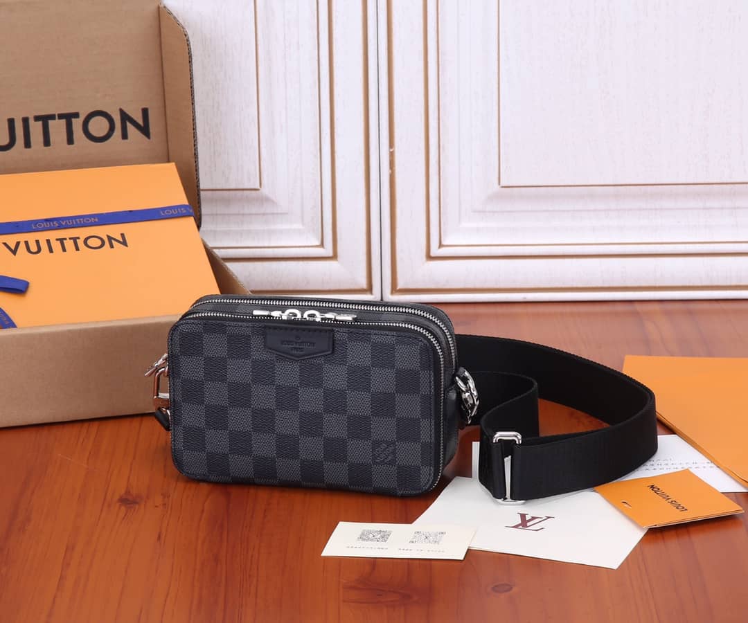 L0vis Vvtt0n Alpha Wearable Wallet Canvas Replica N60418