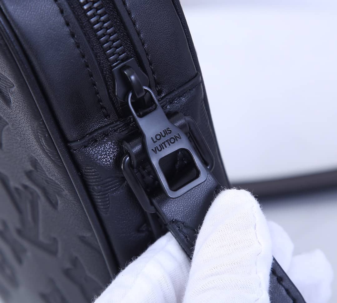 L0vis Vvtt0n Danube Slim Monogram Shadow Crossbody Bag Replica M44972