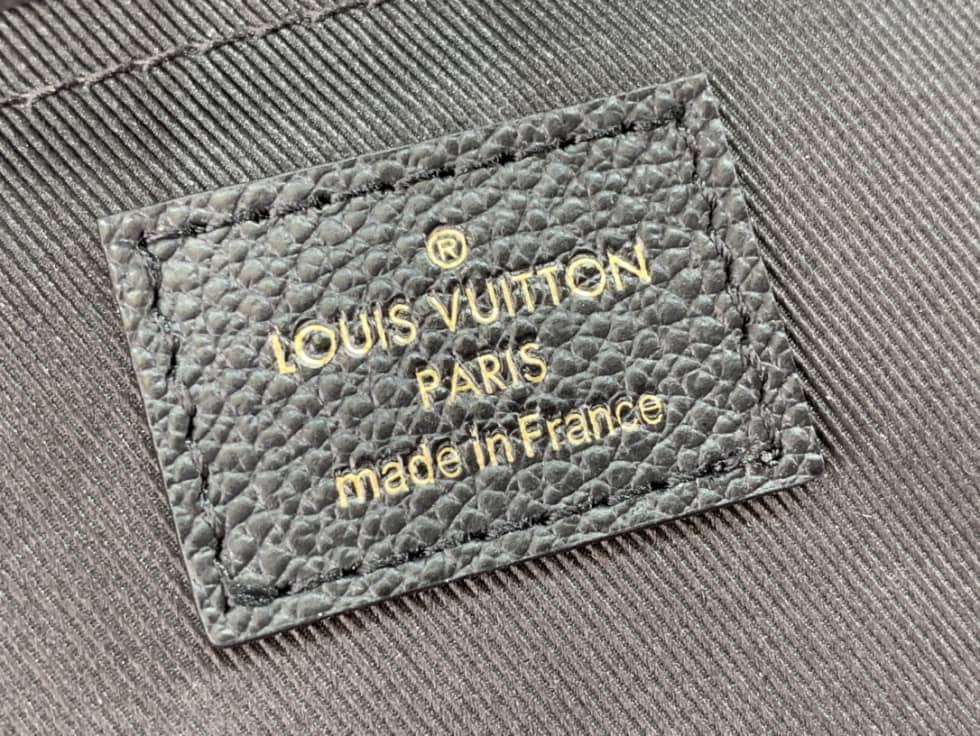 L0vis Vvtt0n Empreinte Montsouris Black M45639 Replica Backpack