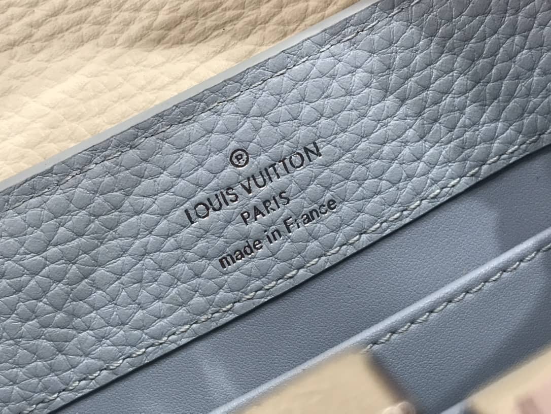 L0vis Vvtt0n Capucines Mini Taurillon Leather Replica Bag Blue M57520