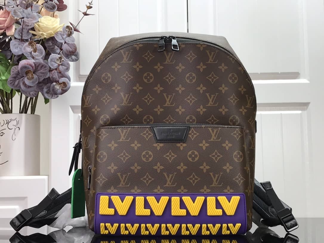 L0vis Vvtt0n Monogram Yellow Logo Discovery Replica Backpack M57965