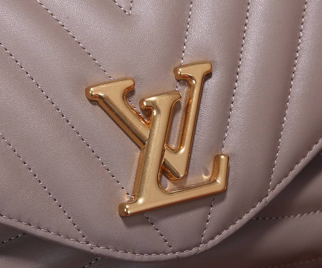 L0vis Vvtt0n New Wave Chain Leather Replica Shoulder Bag Purple M58550