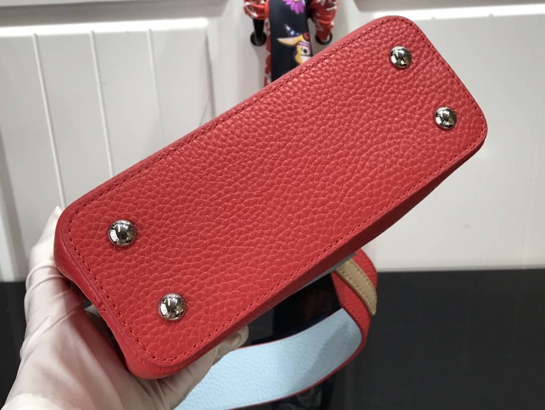 L0vis Vvtt0n Capucines Mini Taurillon Leather Replica Bag Red M57520