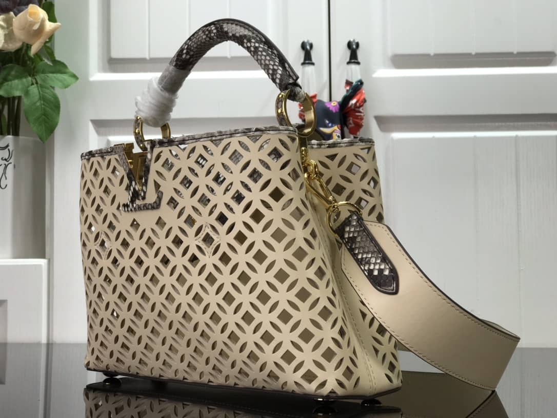 L0vis Vvtt0n Capucines BB Cutout Leather Bag Replica Apricot M57228