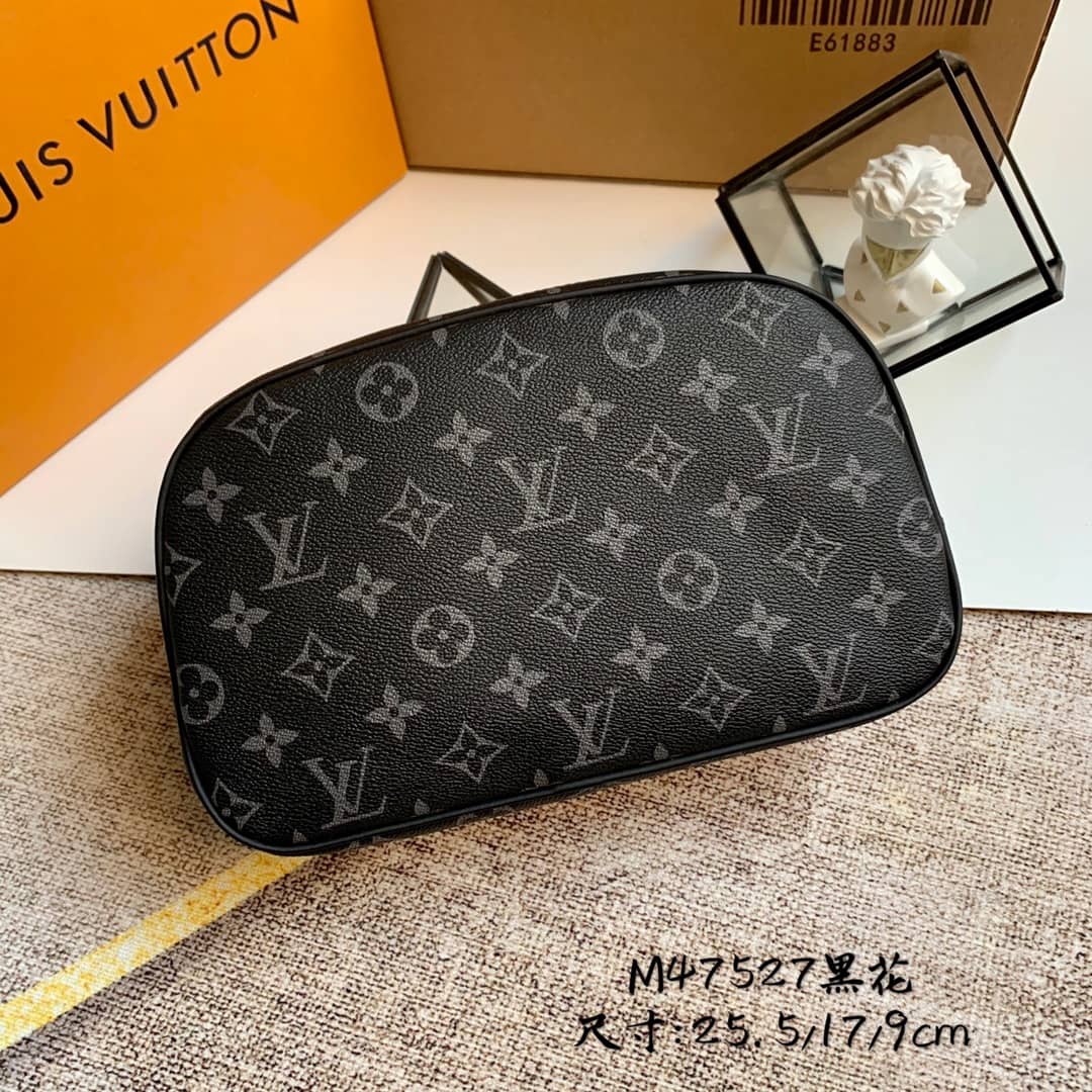 L0vis Vvtt0n Monogram Canvas Toiletry Bag Replica Black M47527
