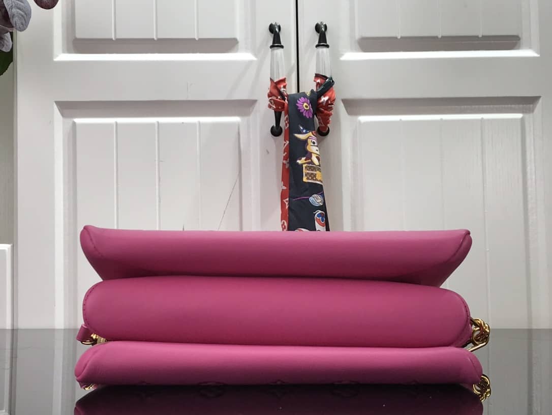 Best Replica L0vis Vvtt0n Embossed Lambskin Coussin PM Replica Bag Pink M58628(ColaReps)